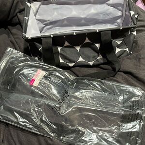 Black and white thirty one utility tote with cover